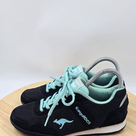 Kangaroos Women's pocketpass Jogger Sneakers Black Suede and Teal  Low Top sz 6 - Picture 2 of 8